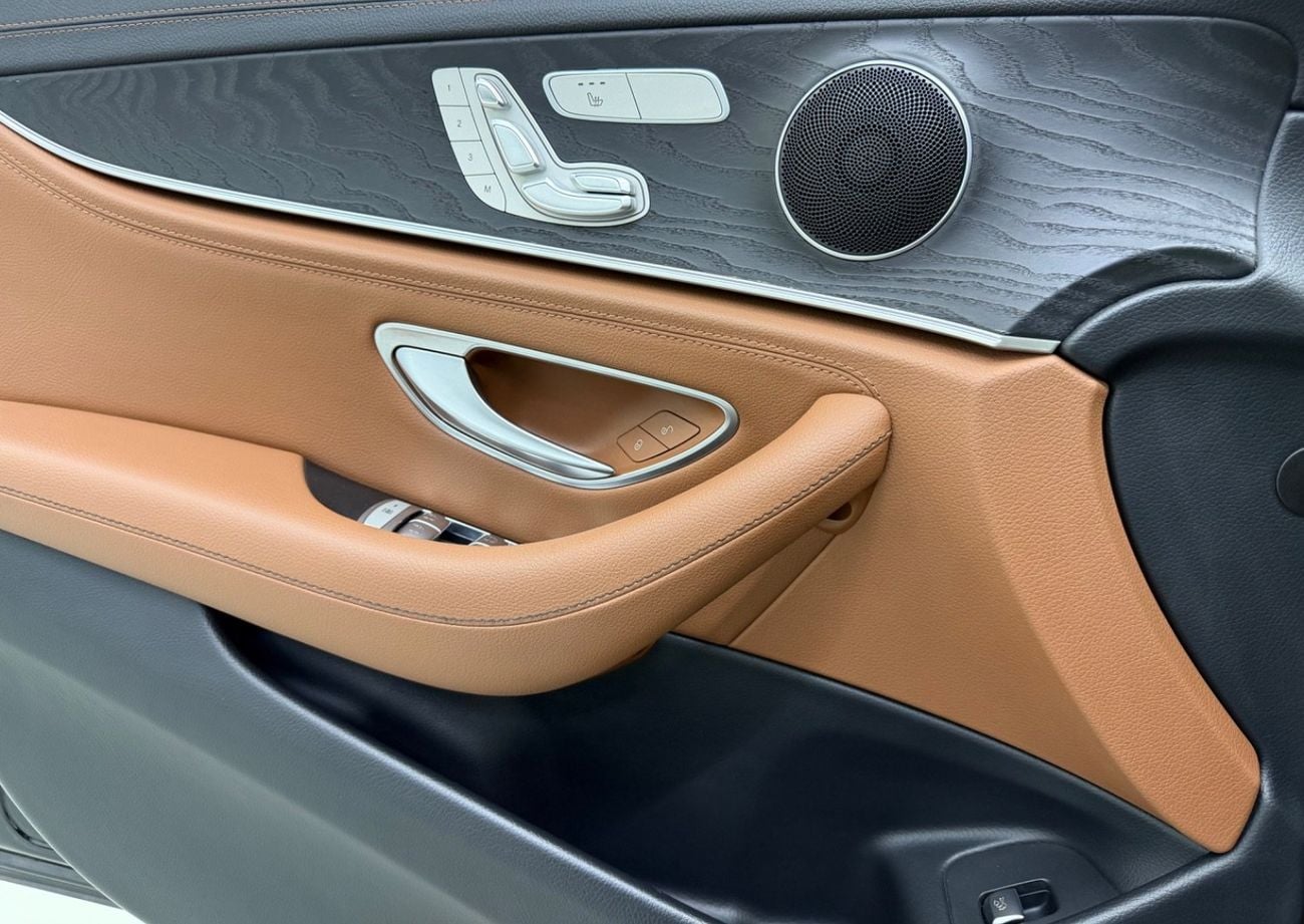 مرسيدس بنز E300 AMG مجلس التعاون الخليجي .. سجل صيانة كامل .. حالة ممتازة .. AMG ..