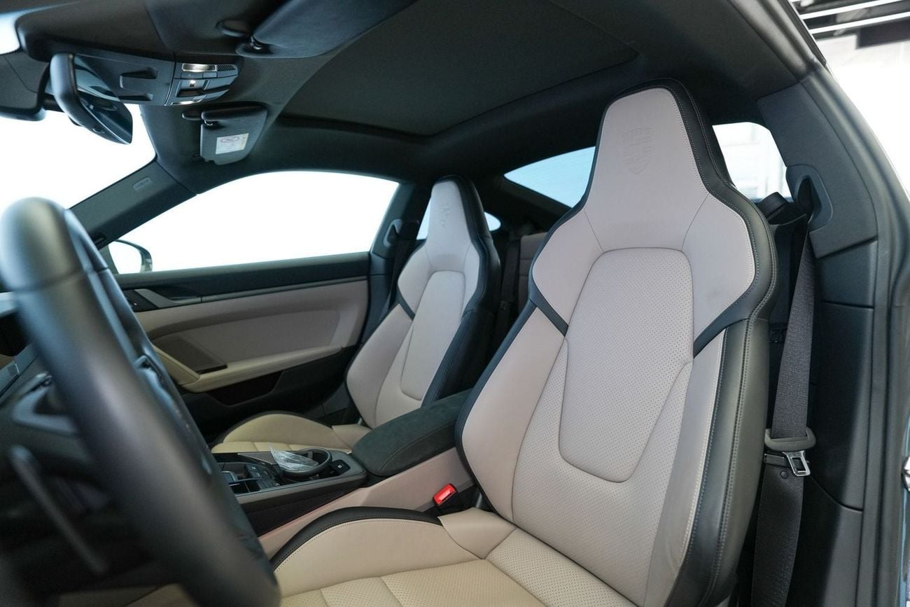 Porsche 911 CARRERA
