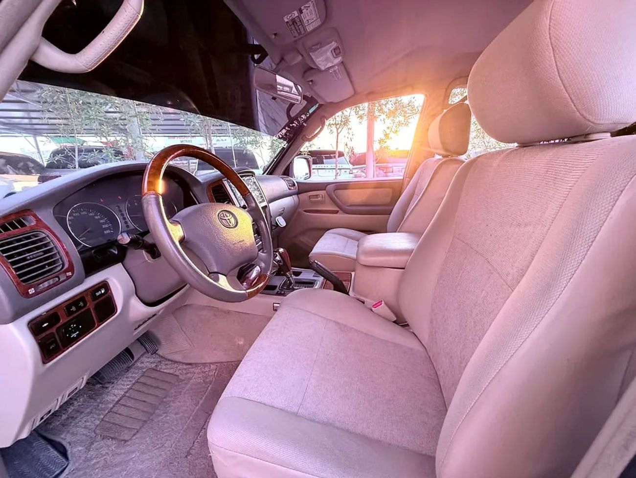 Toyota Land Cruiser لاند كروزر موديل GXR بحالة ممتازة GXR GCC Specs