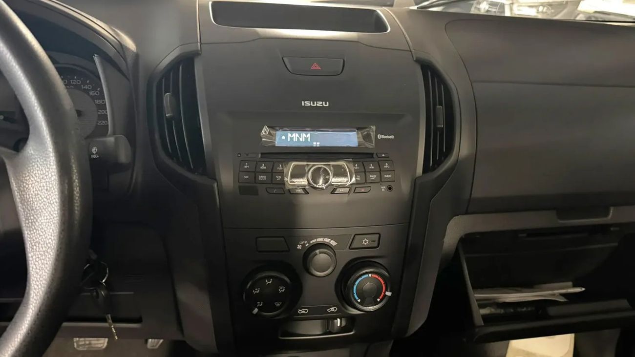 إيسوزو D ماكس