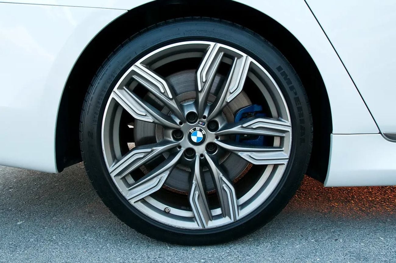 BMW M760Li M760Li | GCC Specs | V12 | Low Mileage | Full Service History