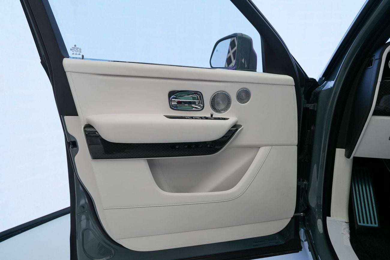 Rolls Royce Cullinan BLACK BADGE