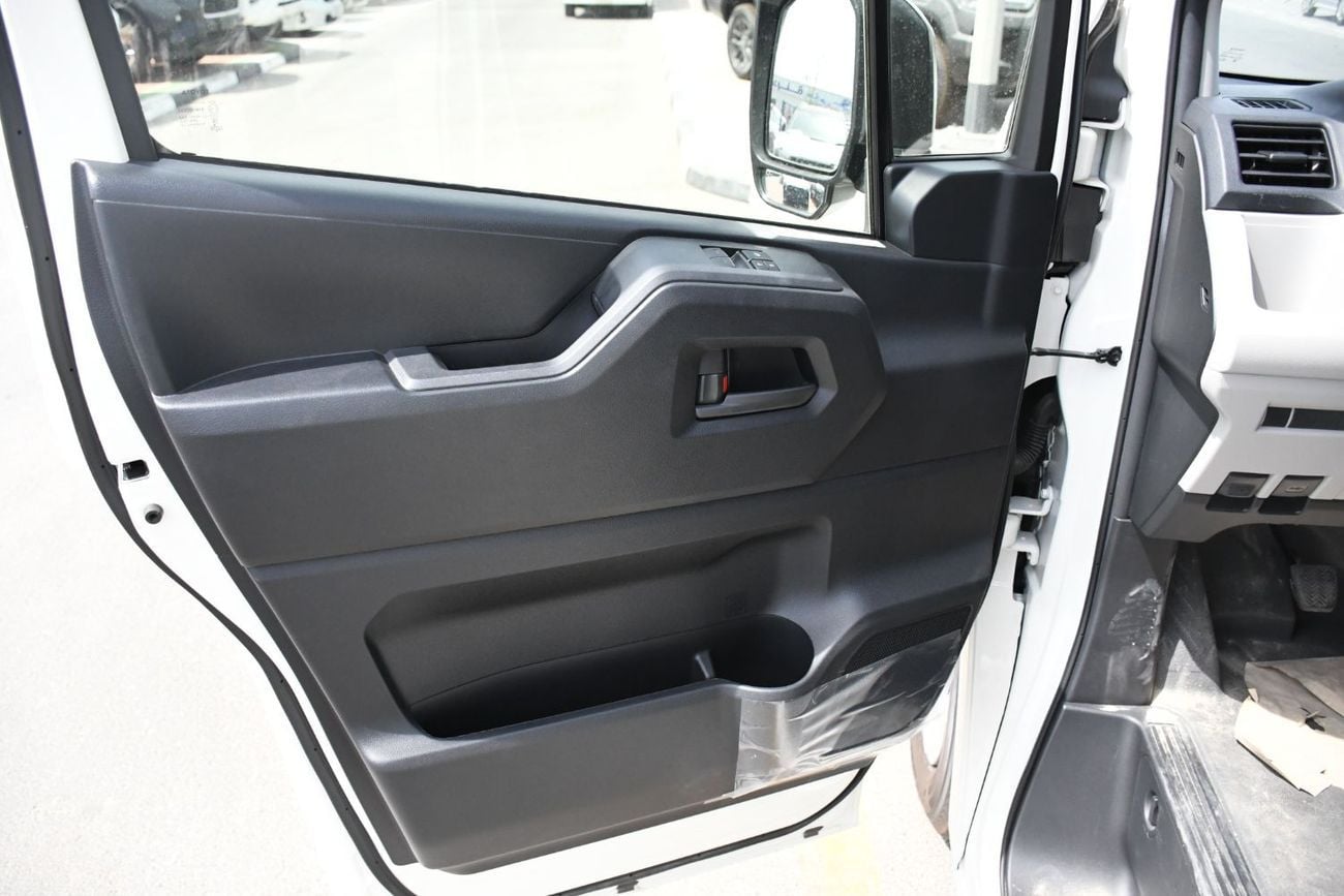 Toyota Hiace DX Toyota HiAce 2.8L Manual Petrol diesel (Ready Stock)