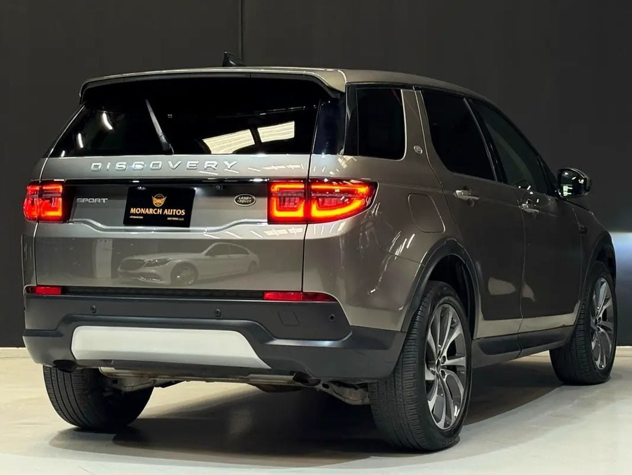 لاند روفر دسكفري سبورت R-DYNAMIC S P200 2.0L RANGE ROVER P250 SE | AMERICAN SPEC