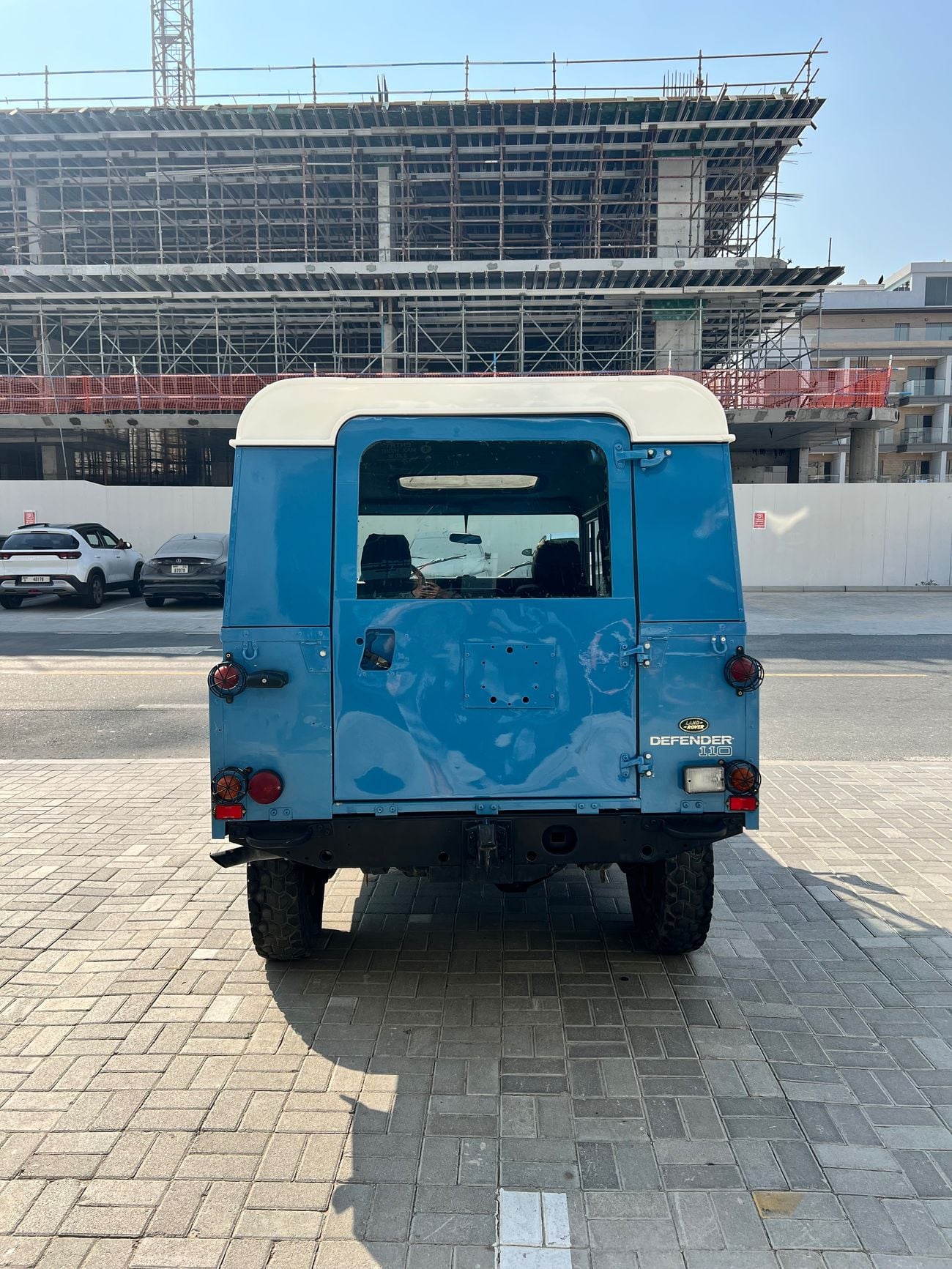 Land Rover Defender 110