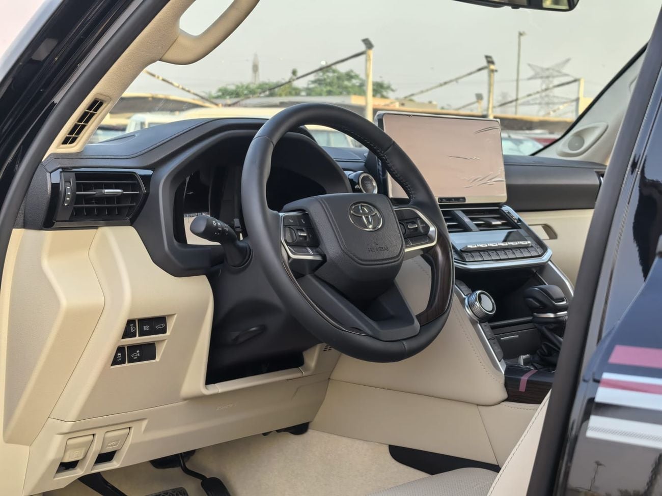 Toyota Land Cruiser GXR LC300 GXR TWIN TURBO | 3.5L V6 PETROL | POWER WITH LEATHER SEATS | JBL SPEAKERS | RADAR | HEADRESR