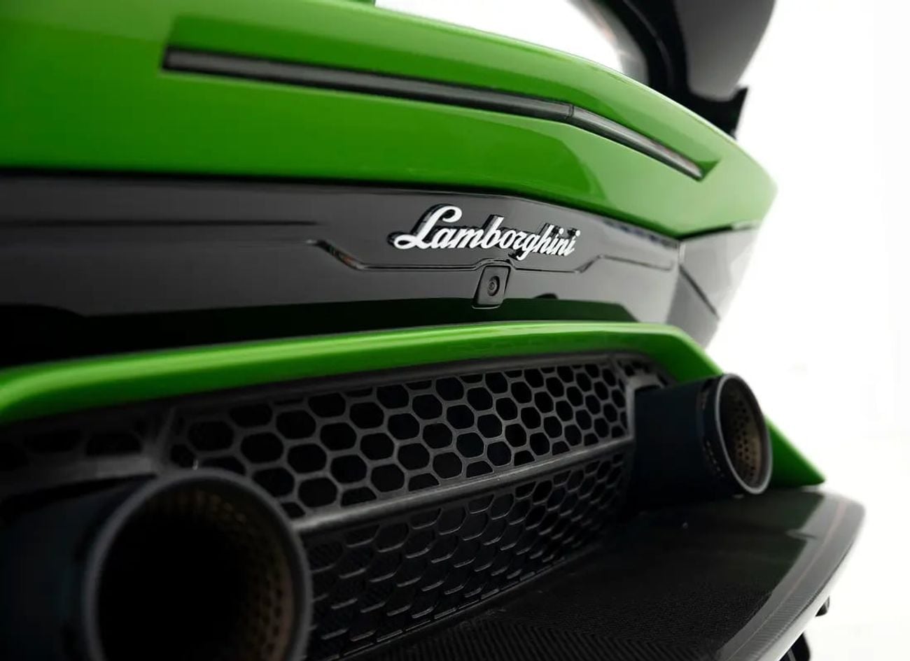 Lamborghini Aventador SVJ ONE OF 900 COUPÉS | ALA 2.0 | CARBON-FIBRE BUCKET SEATS