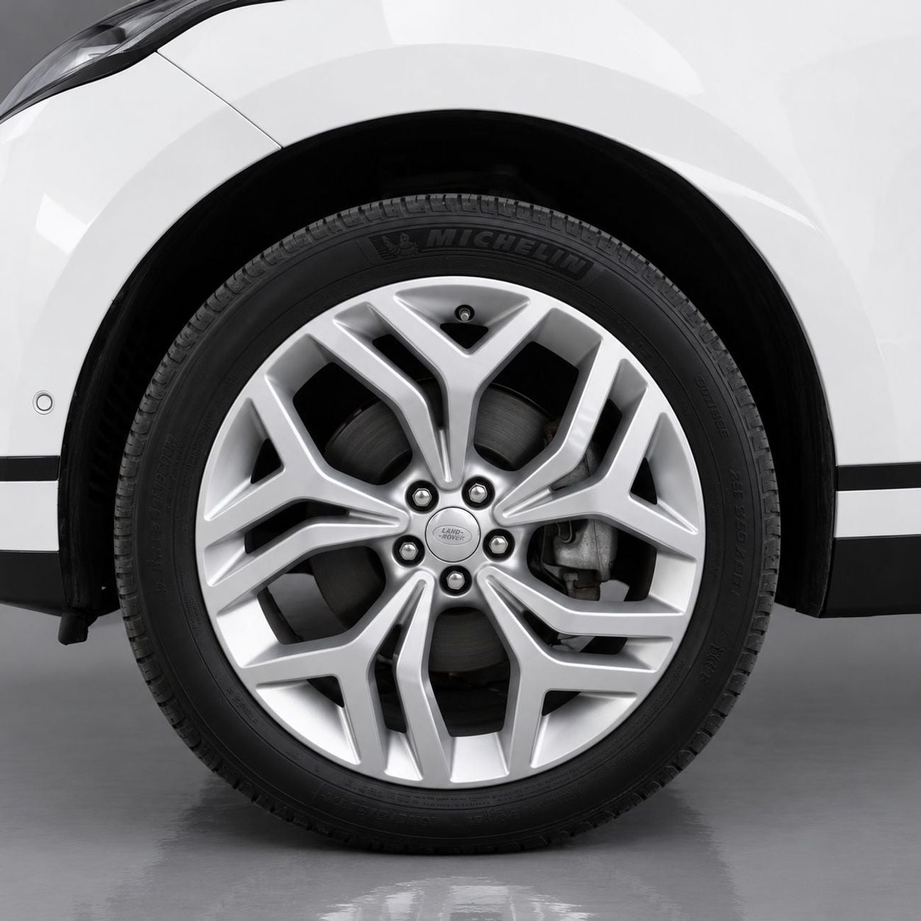 Land Rover Range Rover Velar P250 AED 2,011 P.M • 0% Downpayment • Velar P250 SE • 1 Year Warranty