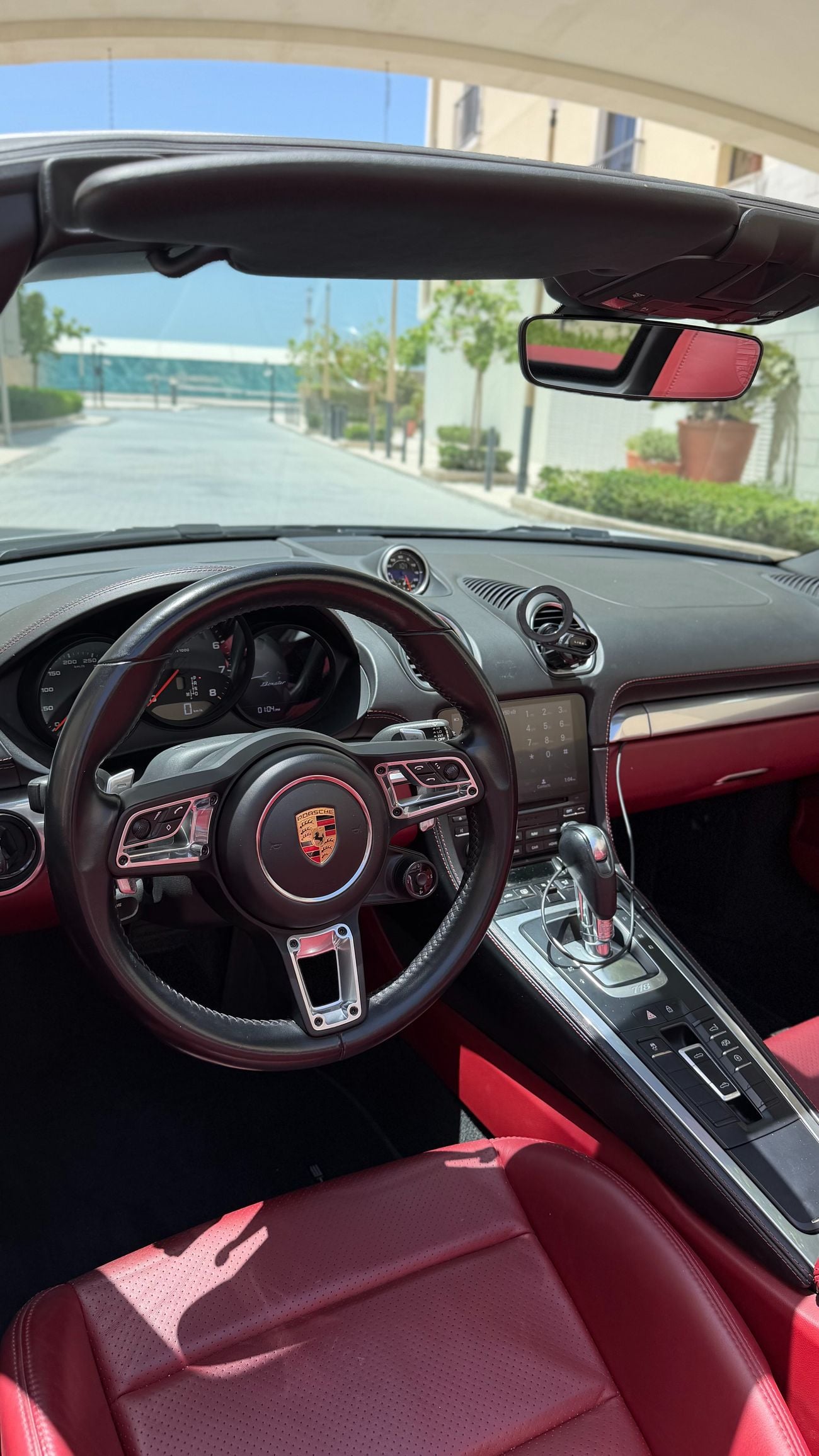 Porsche 718 Boxster Base 2.0L