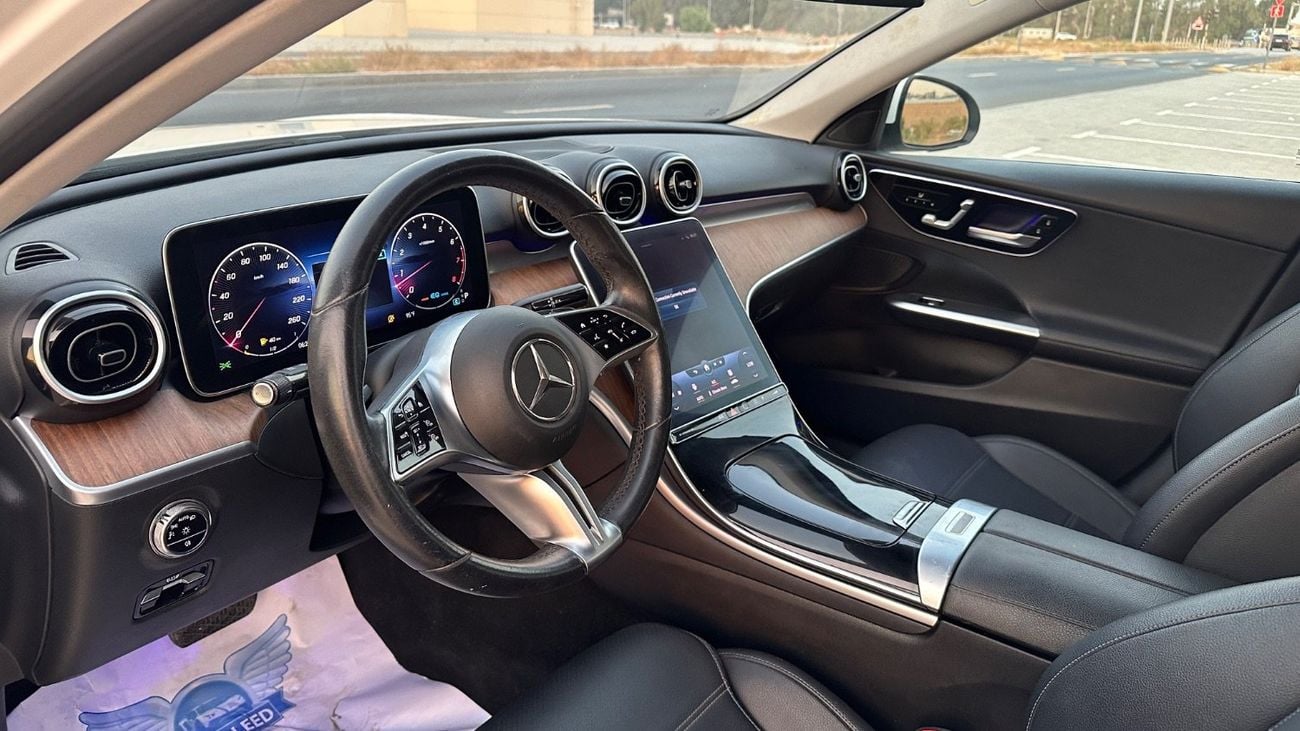 مرسيدس بنز C 300 STANDARD