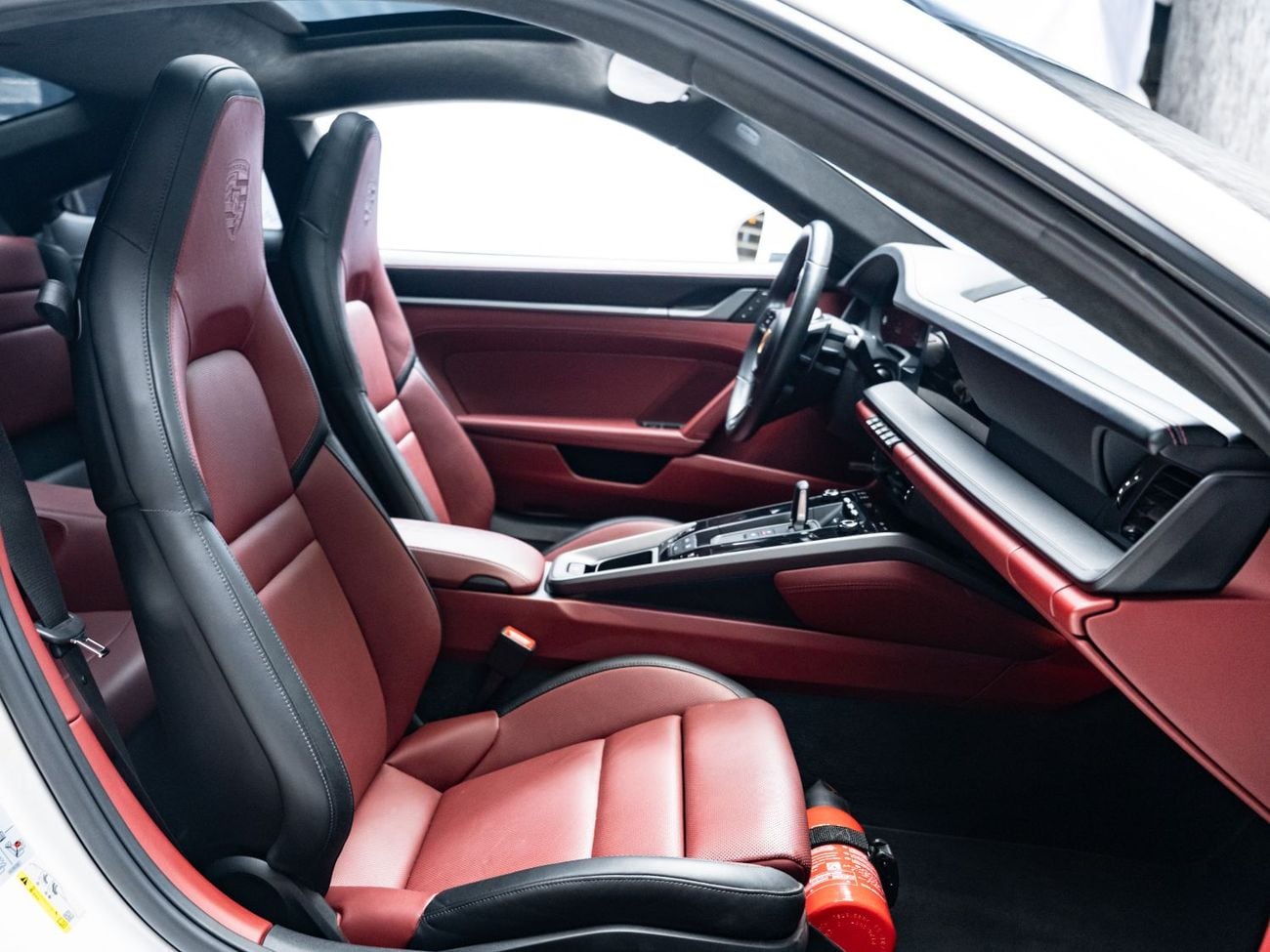 Porsche 911 CARRERA