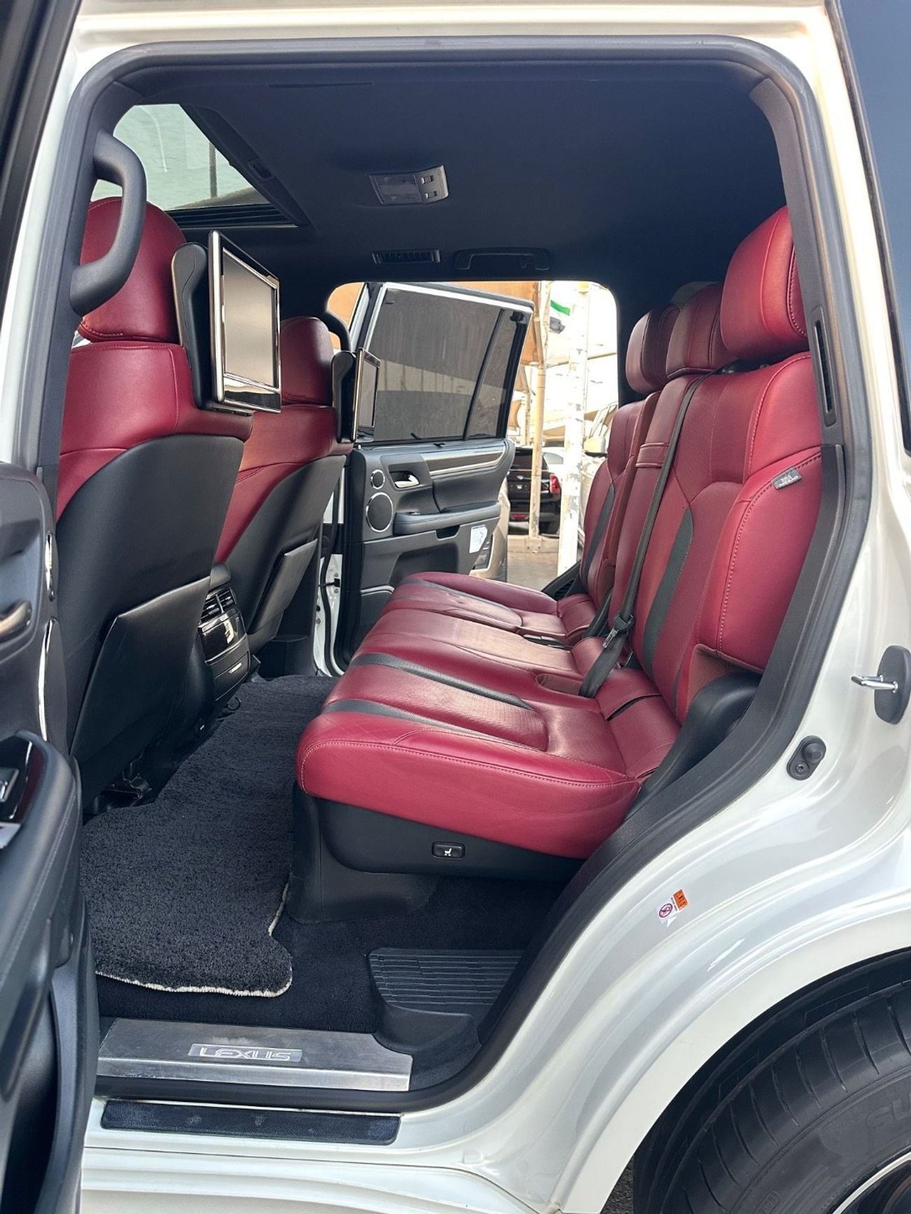 Lexus LX570 PLATINUM SIGNATURE