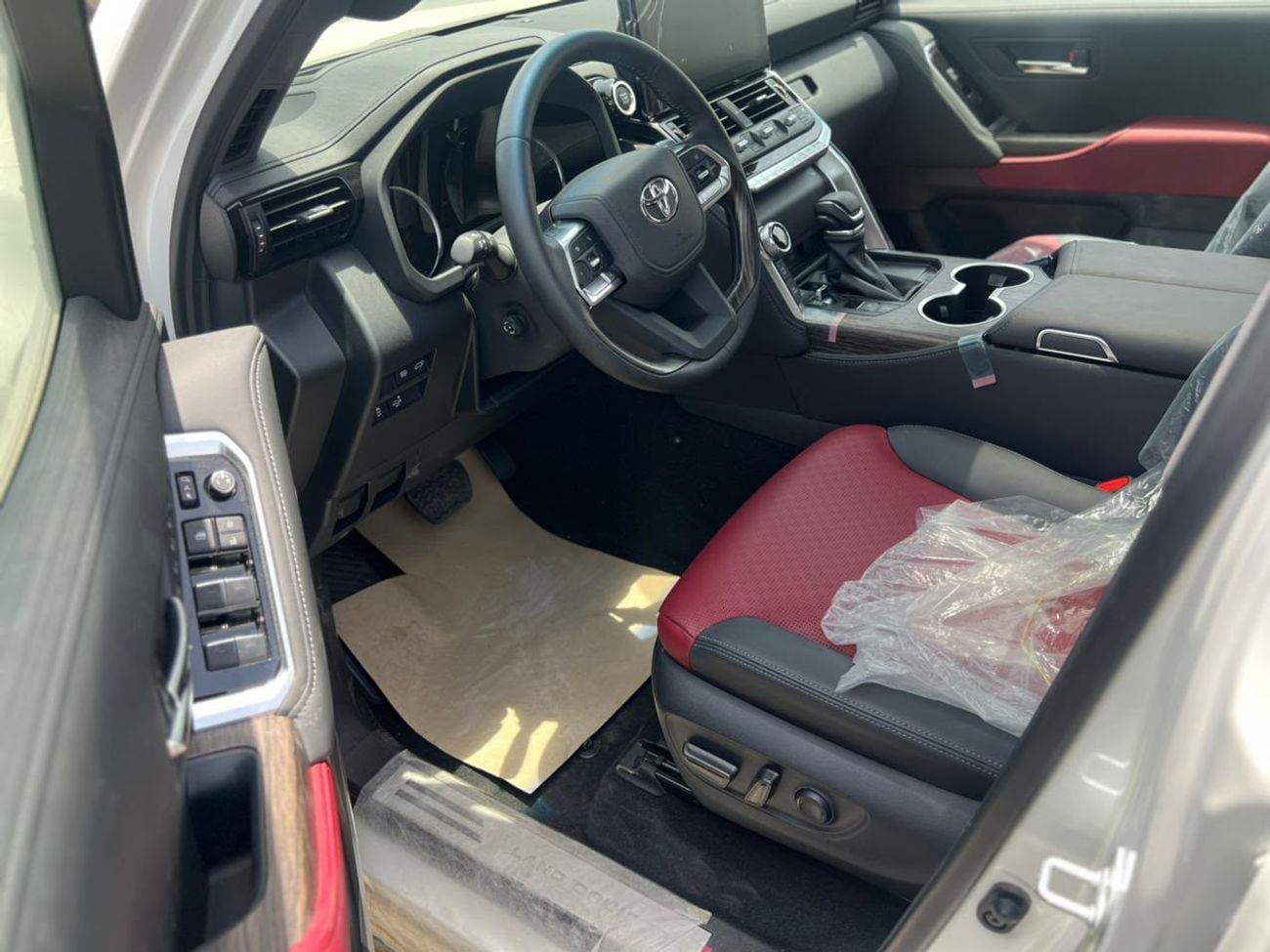 تويوتا لاند كروزر VXR