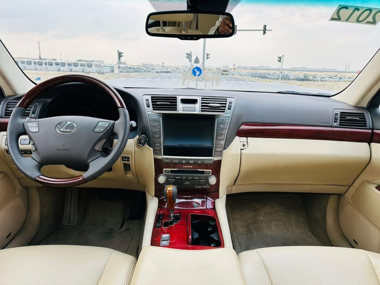 لكزس LS 460 بريمير SWB