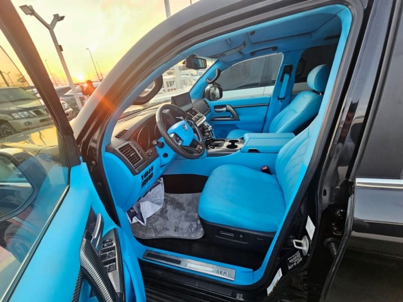 Toyota Land Cruiser VXR Modified to 2024 5.7L V8 Petrol Engine Automatic Gear 4WD 7 Seats 5 Doors