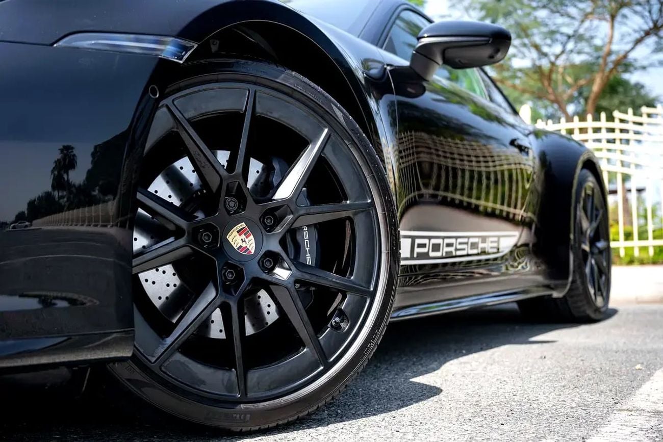 Porsche 911 CARRERA 992.2 | Warranty Till