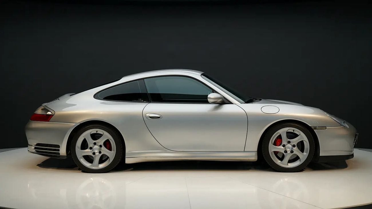 بورش 911 Carrera 4S Japanese Specs