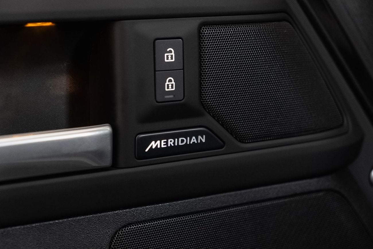 Land Rover Defender 110 X-DYNAMIC SE P300