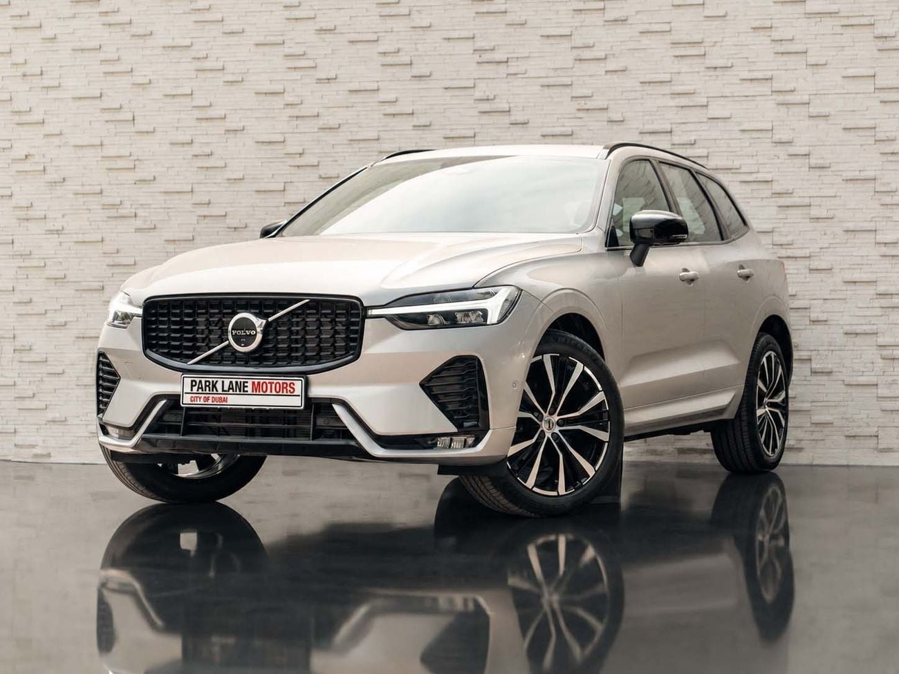 فولفو XC 60 ULTIMATE DARK LE Volvo XC60 B5 2024 مواصفات خليجية