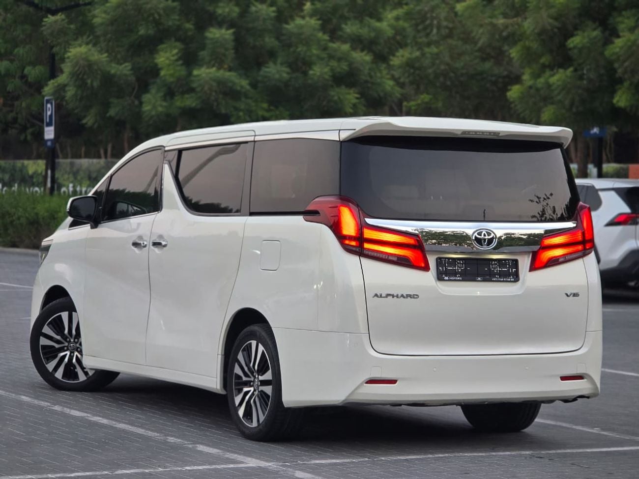 Toyota Alphard LIMITED 2019 Toyota Alphard V6 // Perfect condition // Single owner // Full option