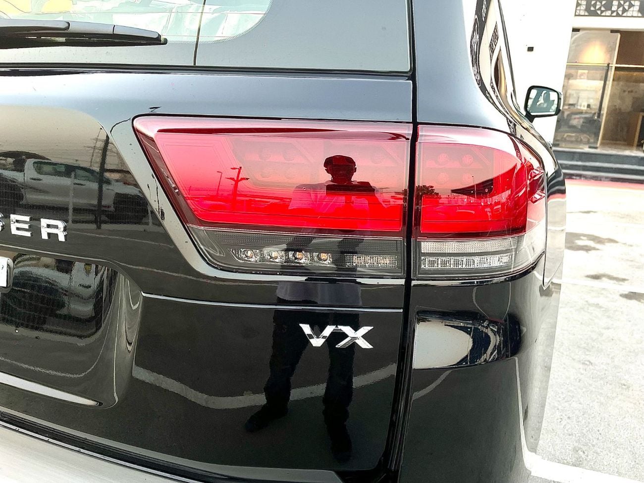Toyota Land Cruiser VX LAND Cruiser VX 4.0 PETROL AT Omani Specs Fully Loaded | Soft Door closed | RADAR | JBL