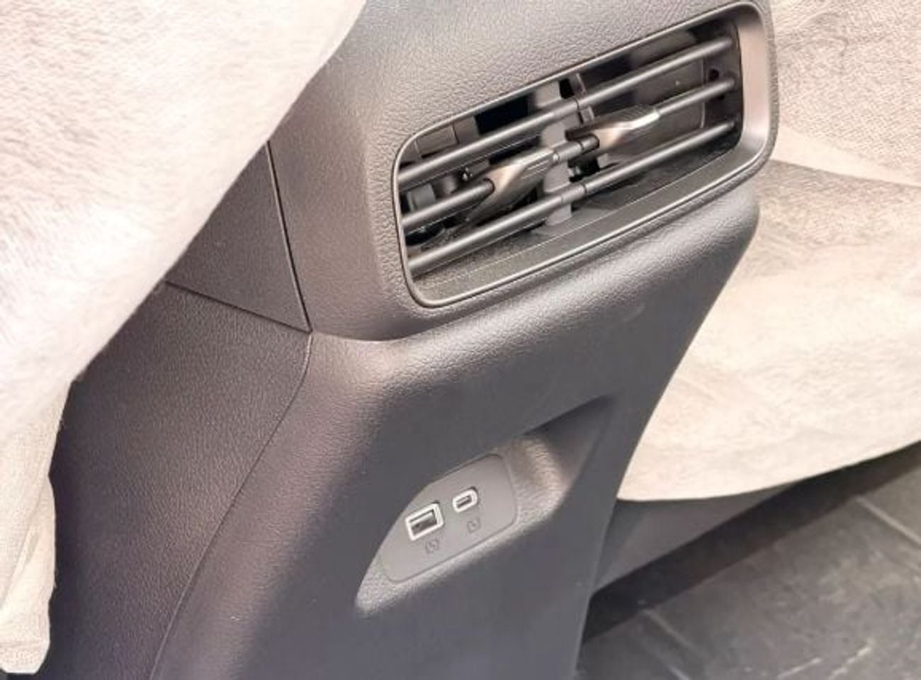 بي واي دي سيل 05 ستاندارد ECTB - 9. ختم BYD 05 – 210 كم – رمادي مع أسود