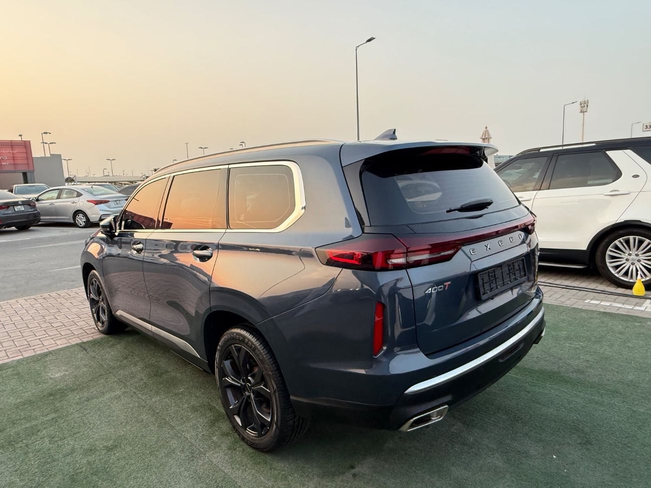 إكسيد VX FLAGSHIP 7 Seats / 7-Seater (7 مقاعد) Panoramic Sunroof (فتحة سقف بانوراما) Leather Seats (مقاعد جلد) 360-