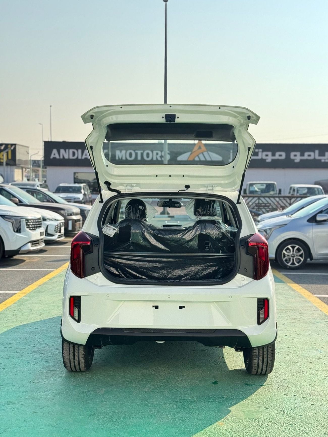 Kia Picanto with sunroof GCC 1.2L - 2 AIRBAG ( 2027 MODEL )