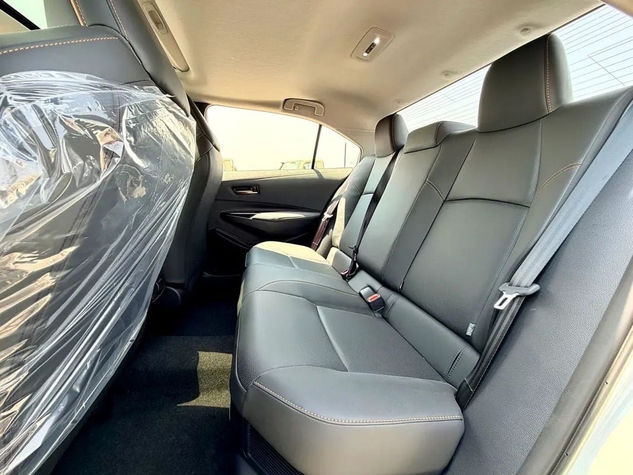 Toyota Corolla XLI HEV TOYOTA COROLLA 1.8 L HYBRID ELITE OPTION CHINA SPECS WITH NEW FACE WHITE /2026