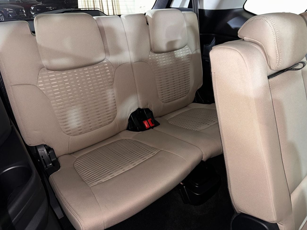 Ford Everest XLS EVR224/AL TAYER MOTORS/AL QOUZ SHOWROOM