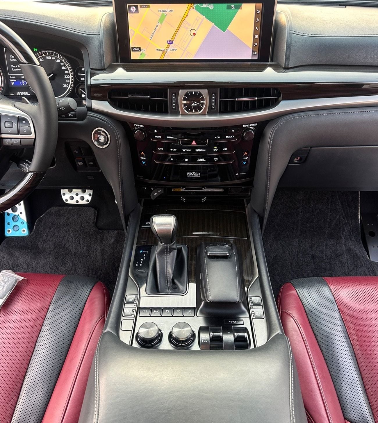 Lexus LX570 SIGNATURE