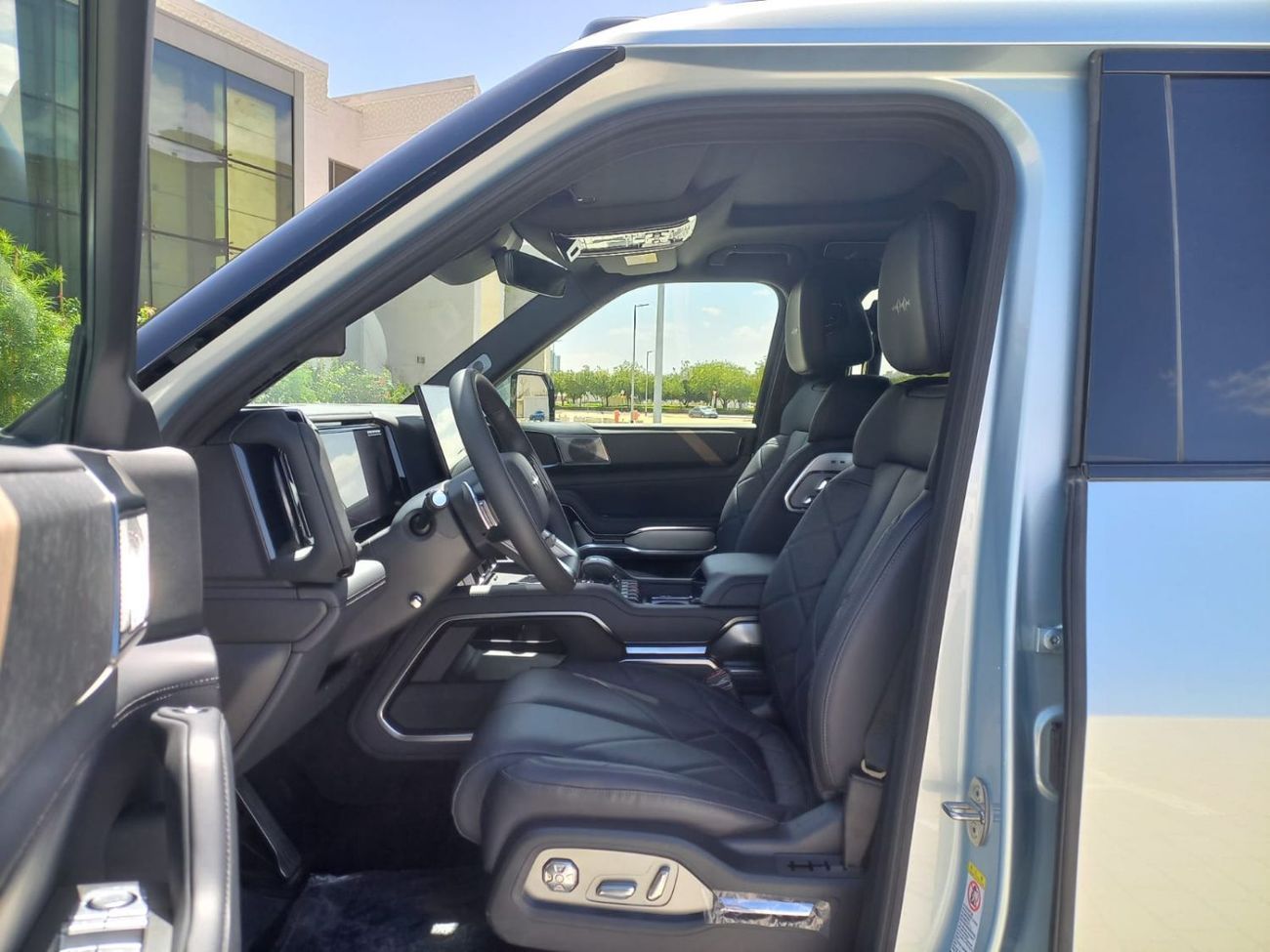 BYD Leopard 8 DELUX (7 Seats)