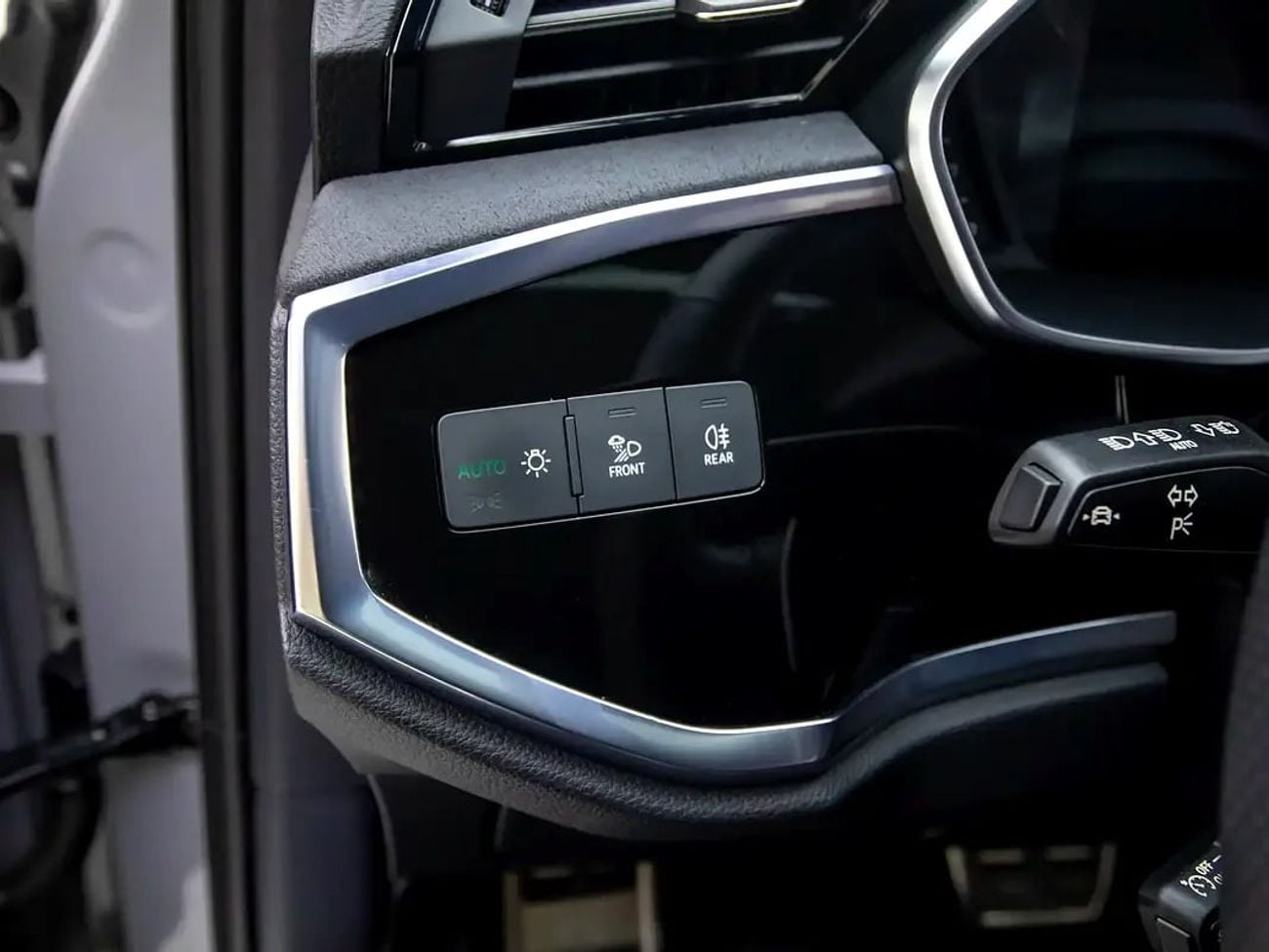 Audi RSQ3 GCC Spec | Dealer Warranty and Service Contract