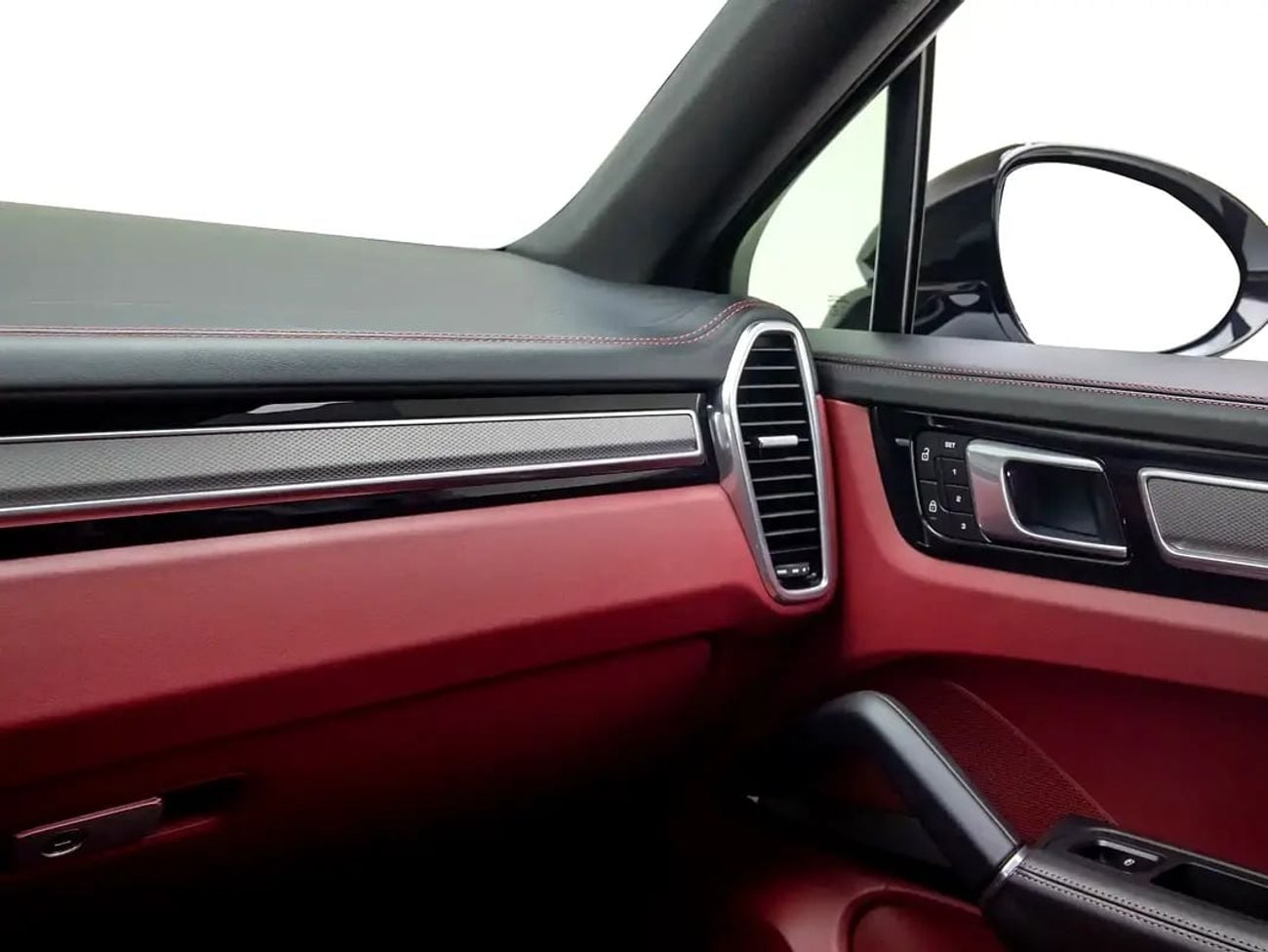 Porsche Cayenne PLATINUM EDITION | GCC Spec