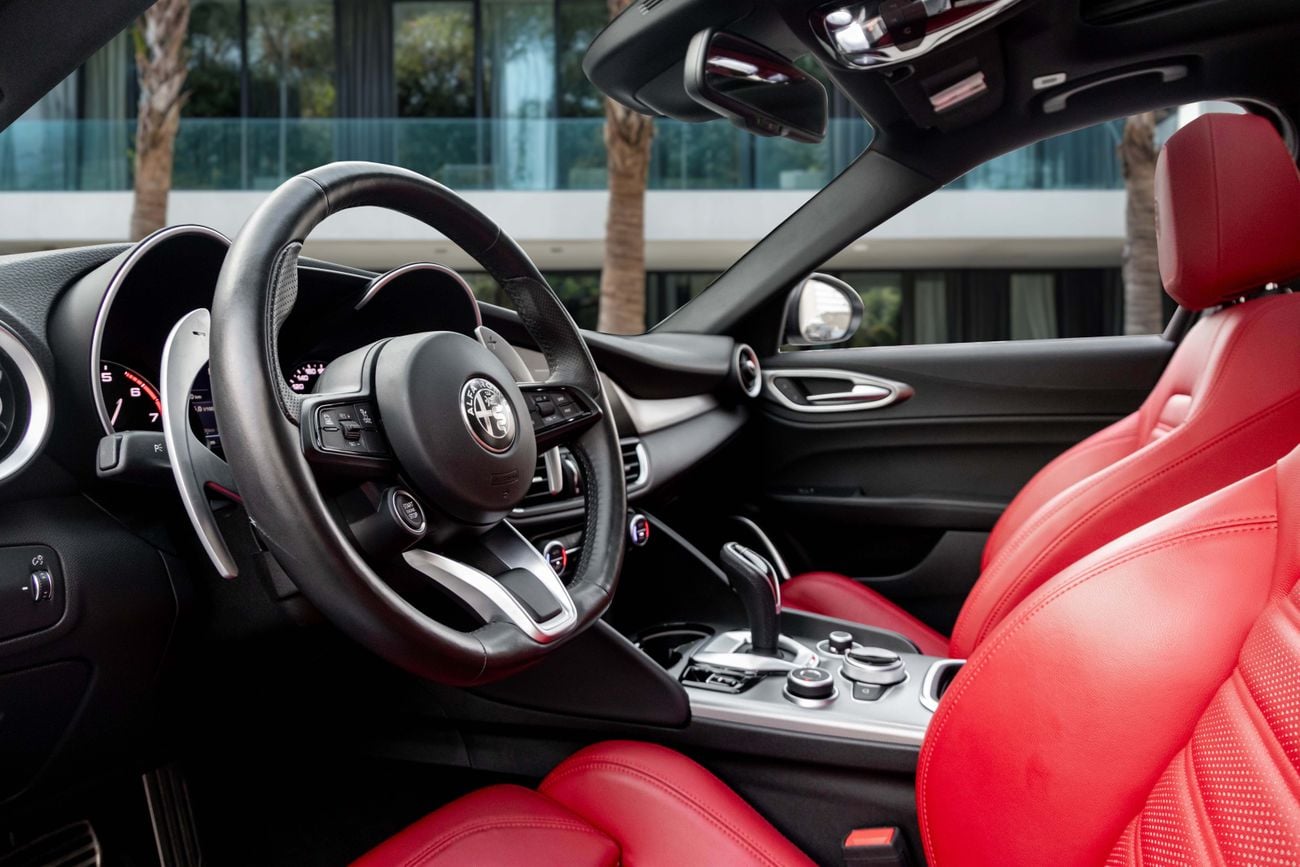 Alfa Romeo Giulia Veloce Giulia Veloce | 2,115 P.M | 0% Downpayment | LOW KM | WARRANTY