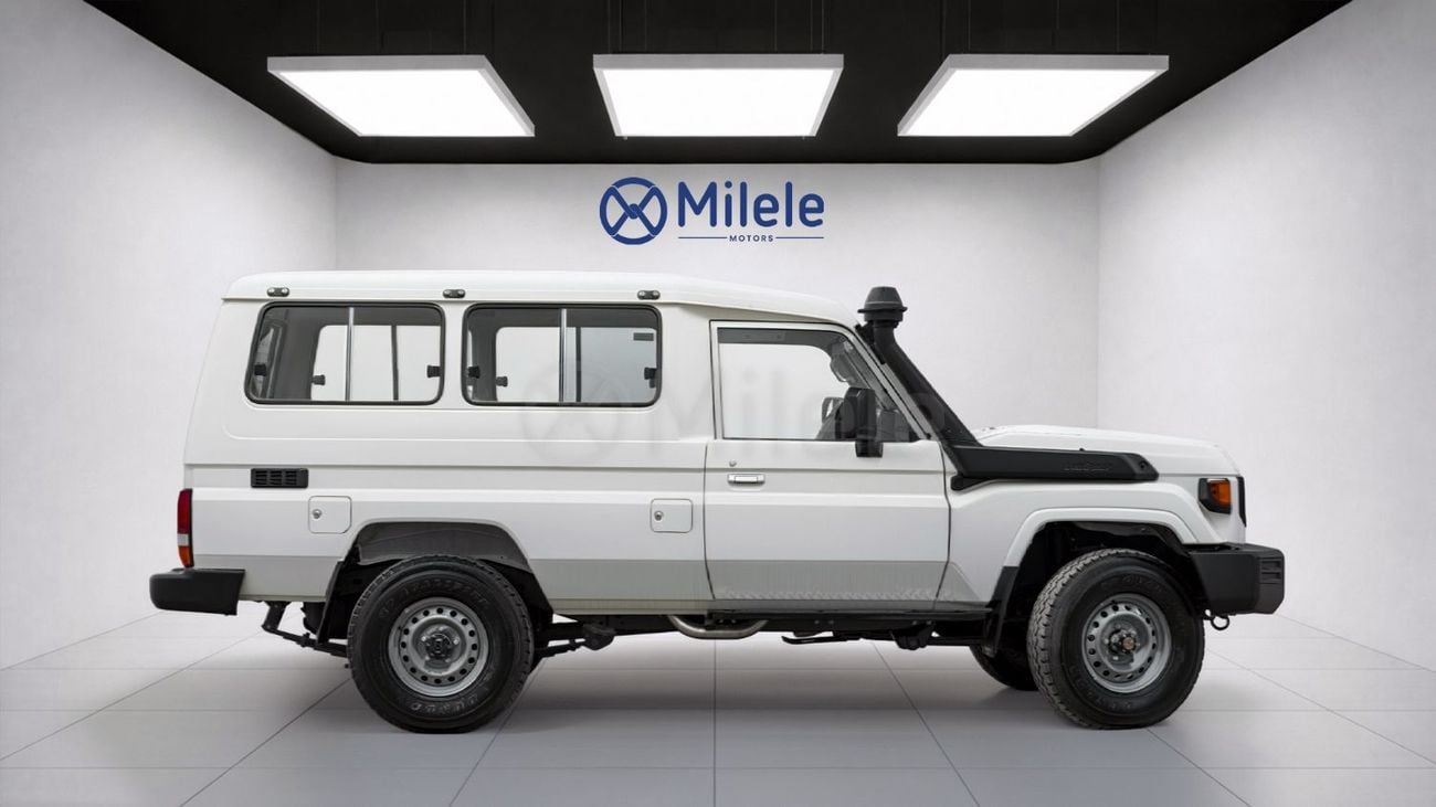 Toyota Land Cruiser 70 LC 78 HARDTOP 2.8L MT