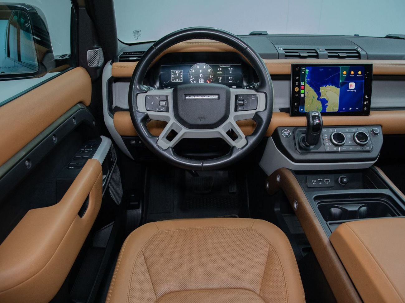 لاند روفر ديفندر 130 SE P400