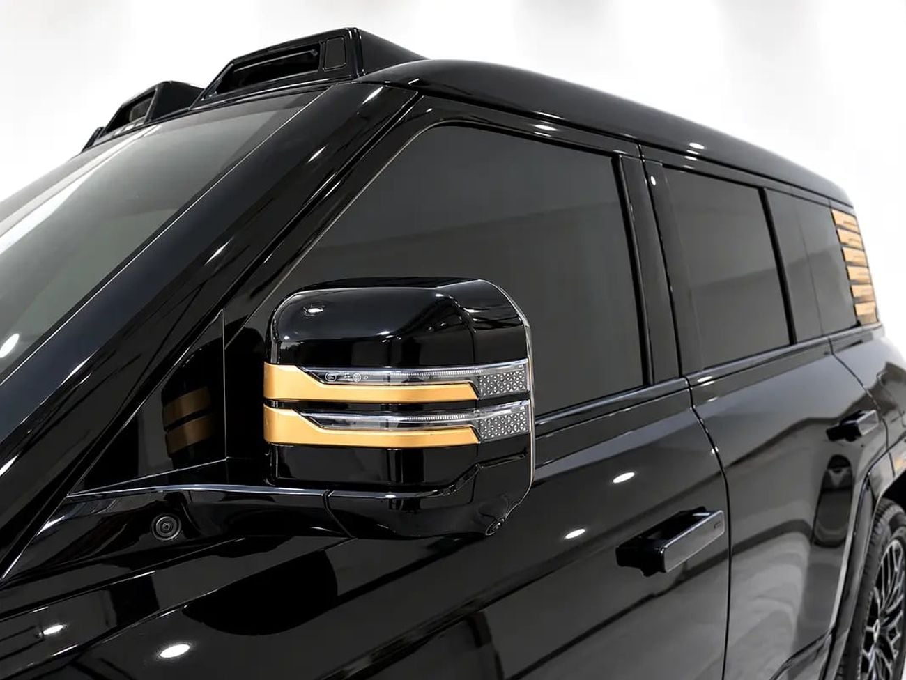 Yangwang U8 ARABIAN EDITION