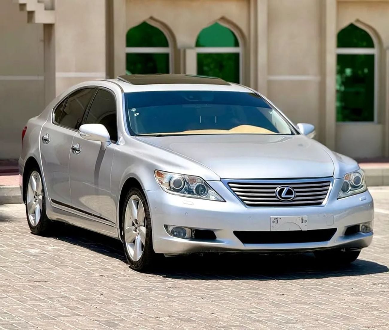 Lexus LS460 لكزس LS 460 فل اوبشن ياباني LS 460 | Pristine Condition | Japanese Specs