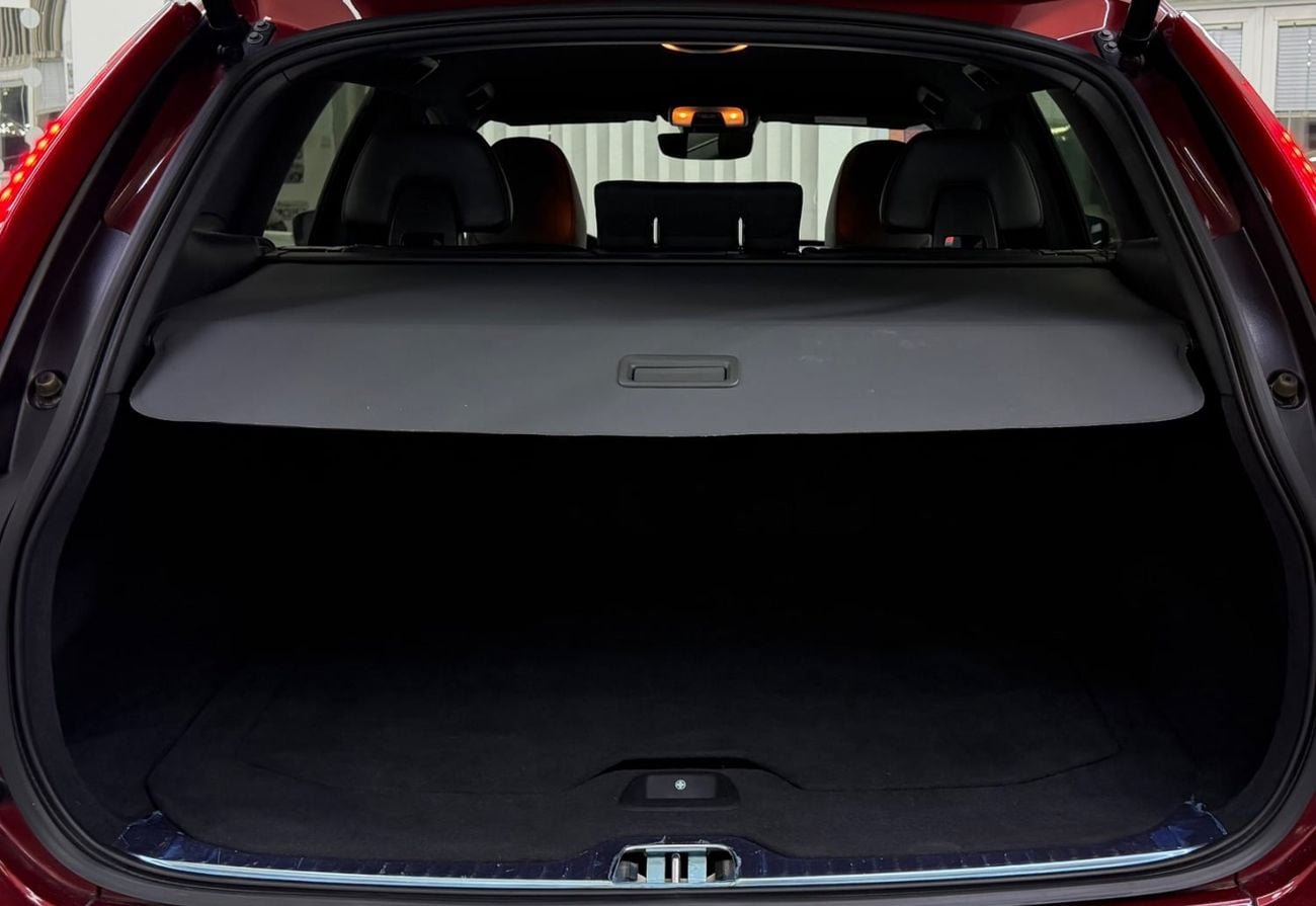 فولفو XC 60 MOMENTUM