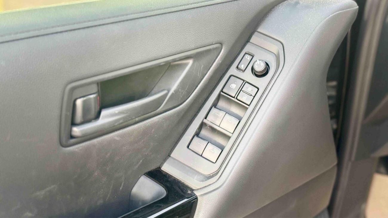 Toyota Land Cruiser GXR BASIC BLACK INTERIOR 2025