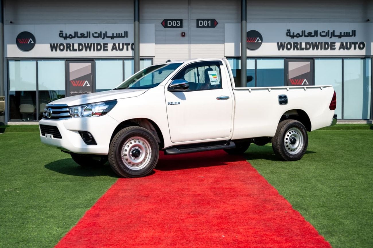 تويوتا هيلوكس Hilux 2.4 Diesel Four Wheel Drive 2 Door Manual Transmission