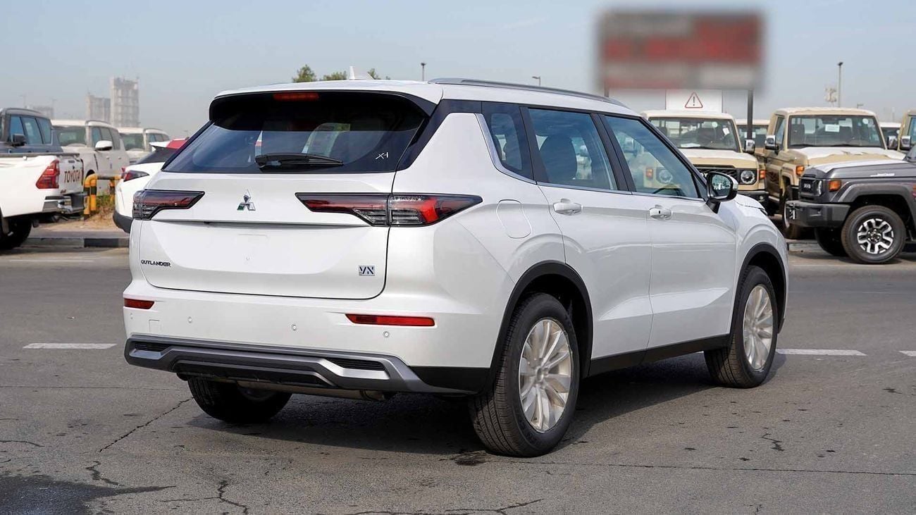 ميتسوبيشي آوتلاندر GLX MIDLINE جديد كلياً 2026 ميتسوبيشي أوتلاندر هاي لاين (GO3) 2.5 لتر | SUV بـ 7 مقاعد | مواصفات GCC