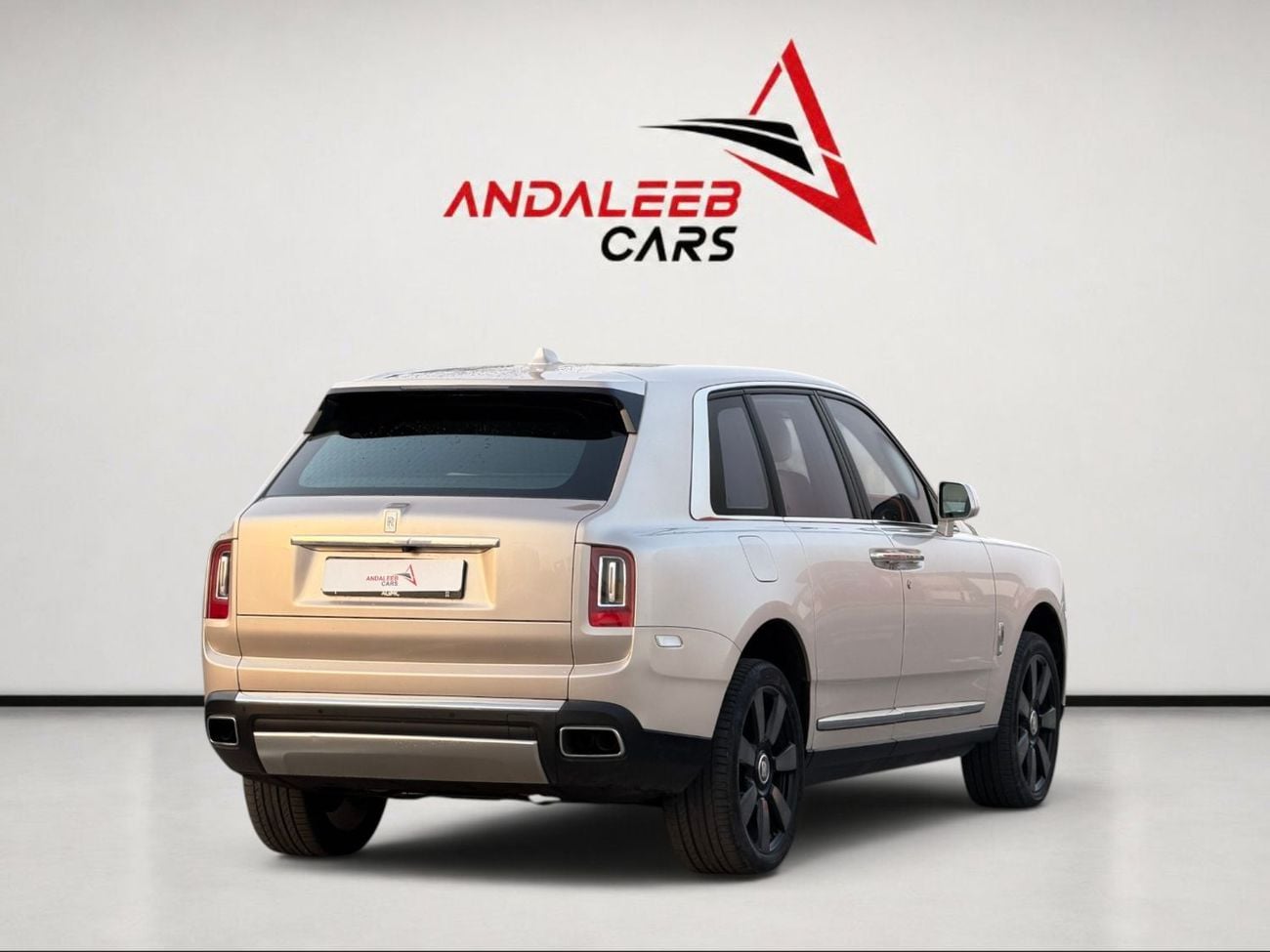 Rolls Royce Cullinan STANDARD ROLLS-ROYCE CULLINAN SILVER BADGE | GCC | ORIGINAL PAINT | AGMC SERVICE CONTRACT