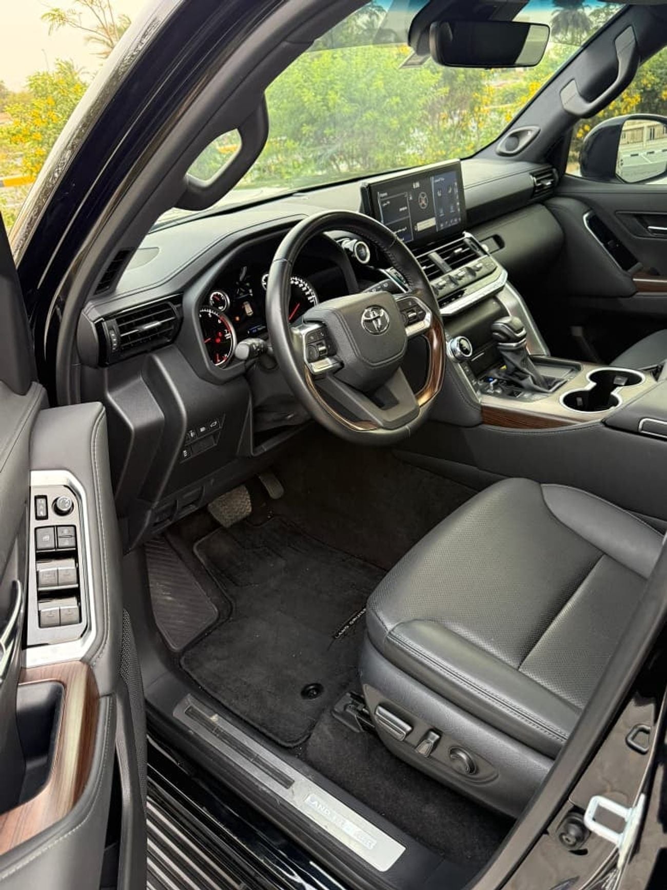 Toyota Land Cruiser VXR 2023 model Twin turbo 3.5L Pull option