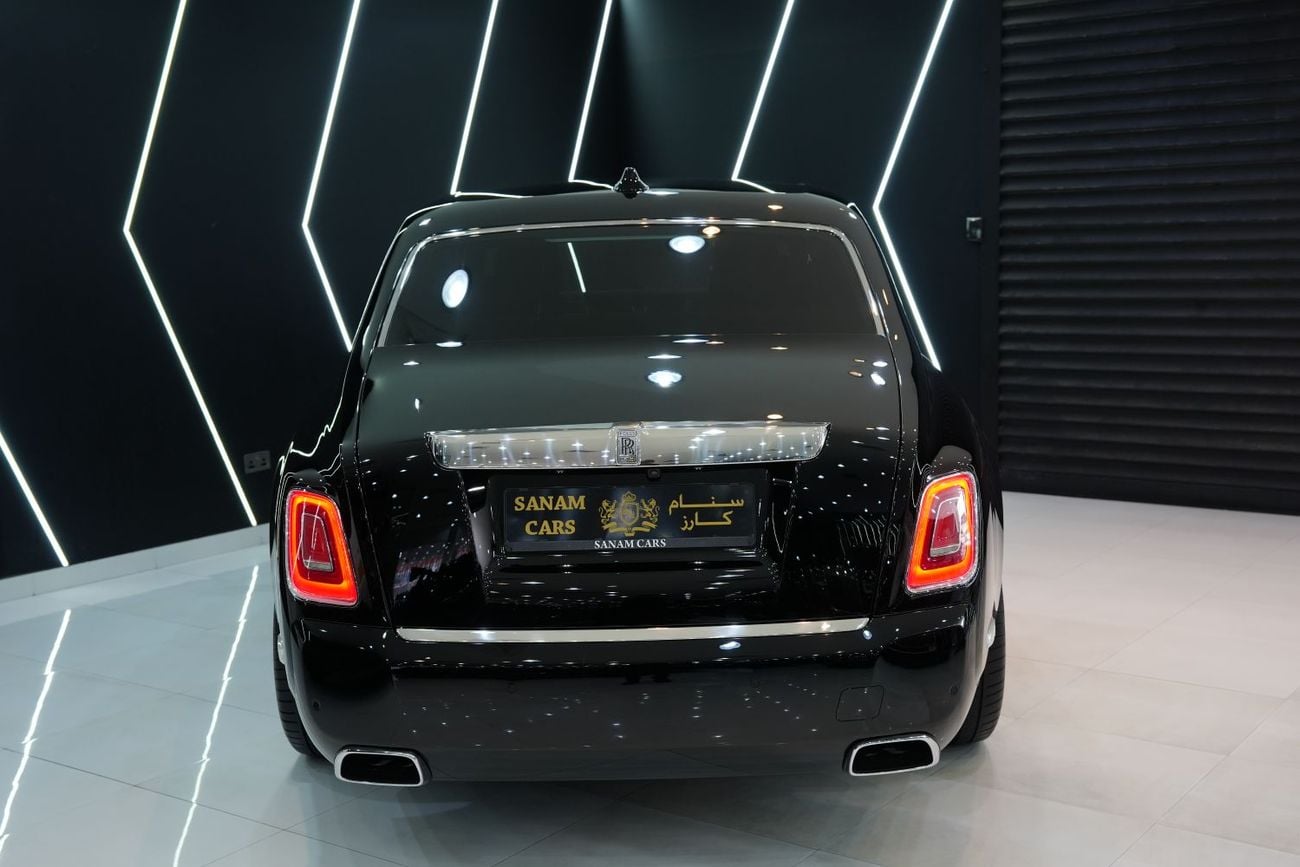 Rolls Royce Phantom STANDARD Std 6.8L VIII, Bespoke Audio, Rear Entertainment, Brushed Steel Bonnet, GCC Specs!!