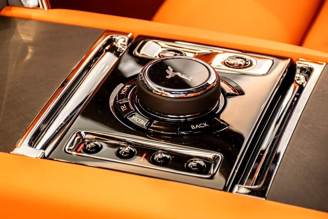 Rolls Royce Cullinan Silver Badge - GCC Specs - Brand