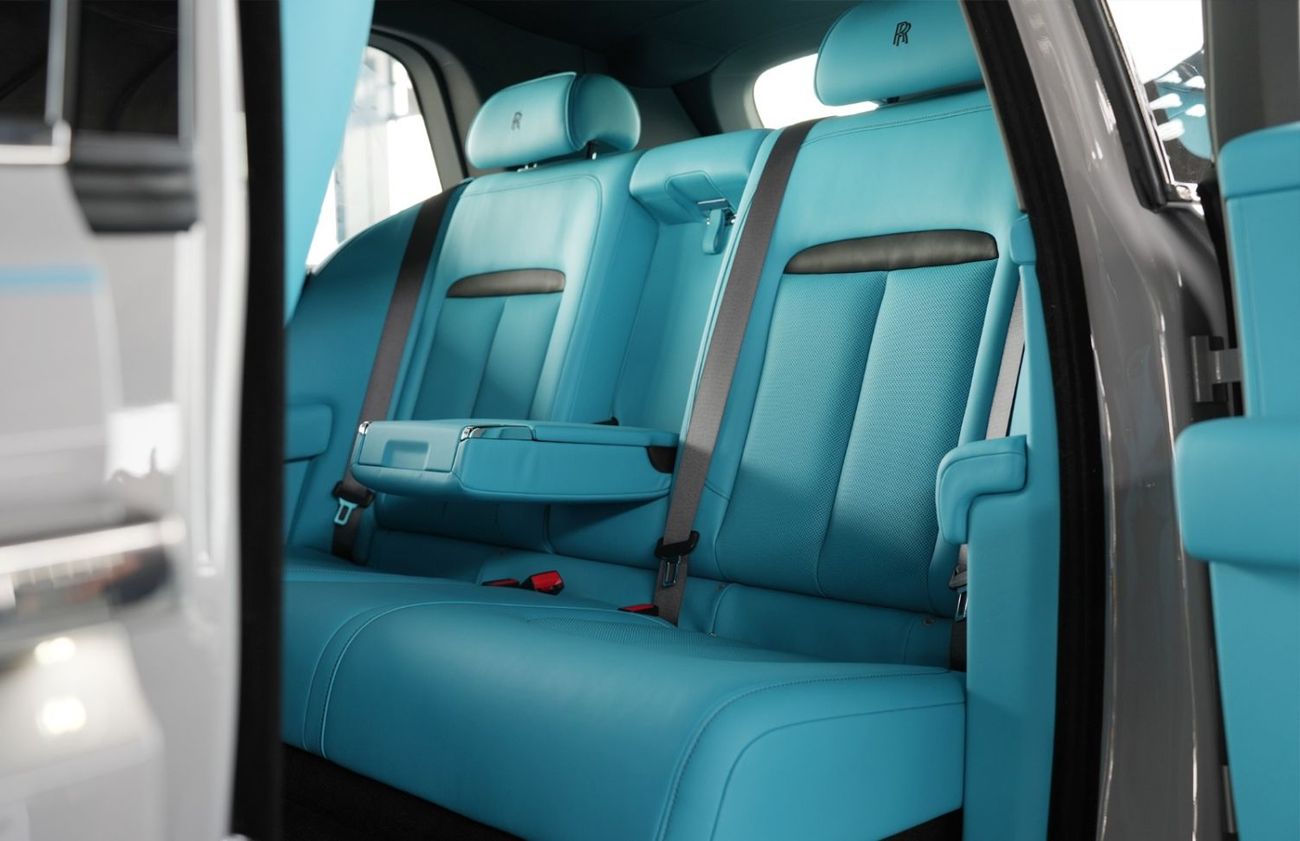 Rolls Royce Cullinan SILVER BADGE