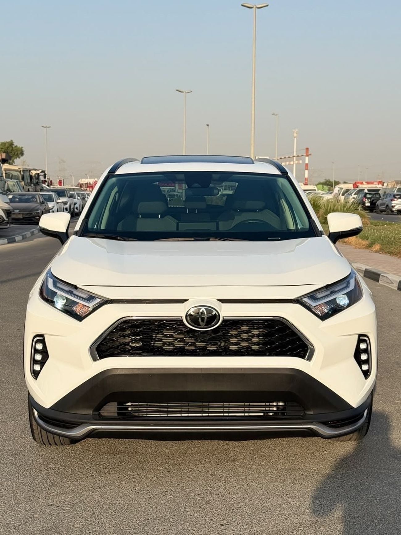 تويوتا راف ٤ XLE