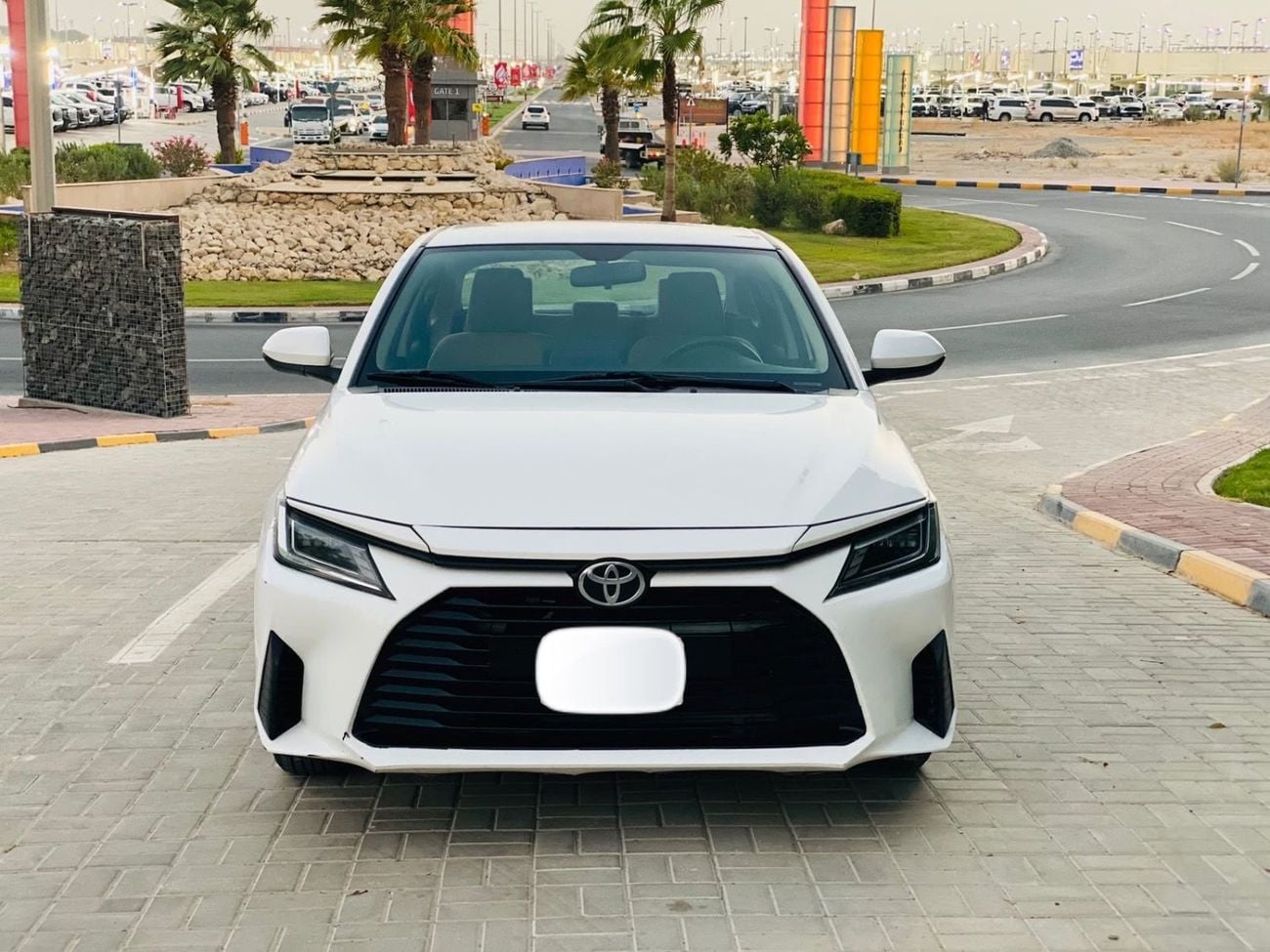 Toyota Yaris E
